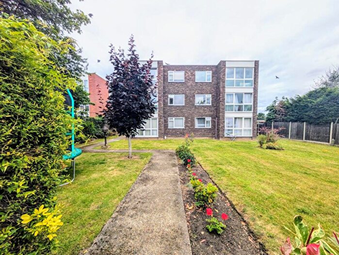2 Bedroom Apartment To Rent In Hadlow Road, Sidcup, DA14
