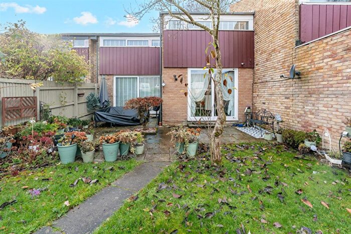 4 Bedroom Terraced House For Sale In Punch Croft, New Ash Green, DA3