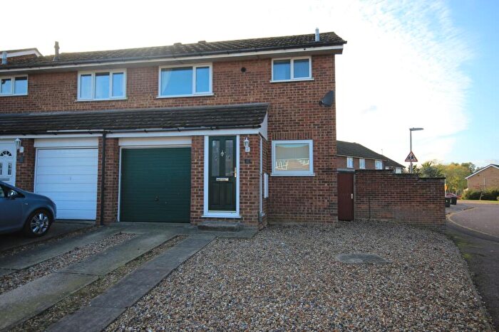 3 Bedroom Semi-Detached House To Rent In Buttermere Close, Flitwick, MK45