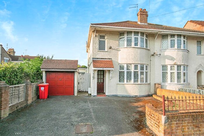 3 Bedroom Semi-Detached House For Sale In Warwick Crescent, Clacton-On-Sea, CO15