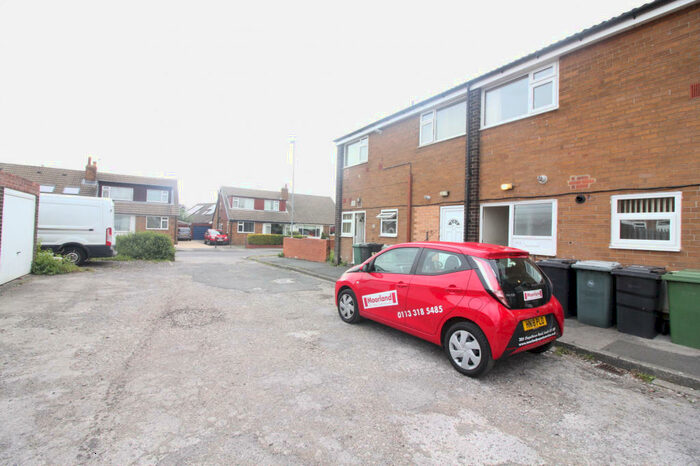 2 Bedroom Maisonette To Rent In Whinmoor Crescent, Leeds, West Yorkshire, LS14