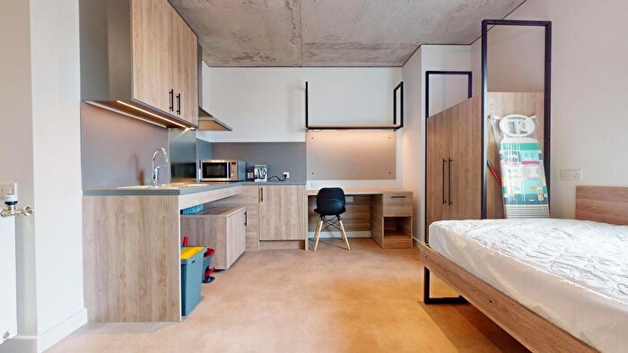 Studio To Rent In Ruby Street, London, SE15