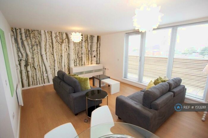 3 Bedroom Flat To Rent In Hulme High Street, Manchester, M15