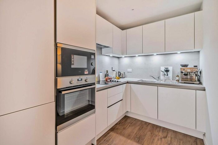 1 Bedroom Flat For Sale In Medarwar Drive, Mill Hill, NW7