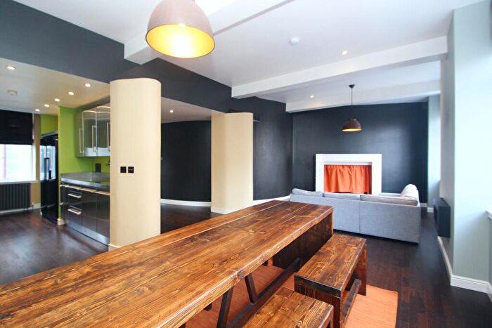 2 Bedroom Apartment To Rent In Brunswick Street, Merchant City, G1