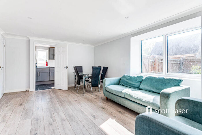 2 Bedroom Apartment To Rent In Fernhill Court, OX5