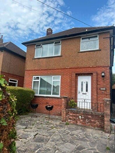 3 Bedroom Detached House For Sale In Hawthorn Road, Barry, CF62