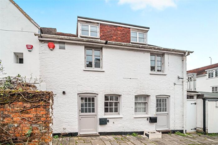 2 Bedroom Terraced House To Rent In Quay Street, Lymington, SO41