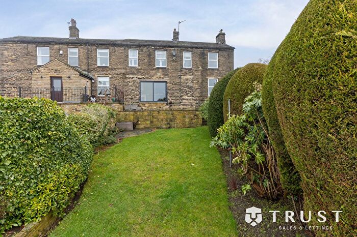 4 Bedroom Semi-Detached House For Sale In School Lane, Hartshead, WF15