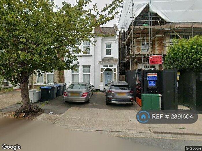 3 Bedroom Flat To Rent In Bronesbury, London, NW6