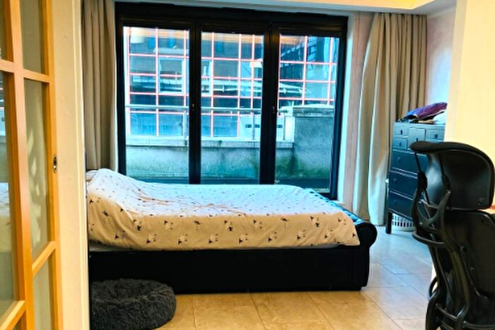 2 Bedroom Flat To Rent In Leman Street, London, E1