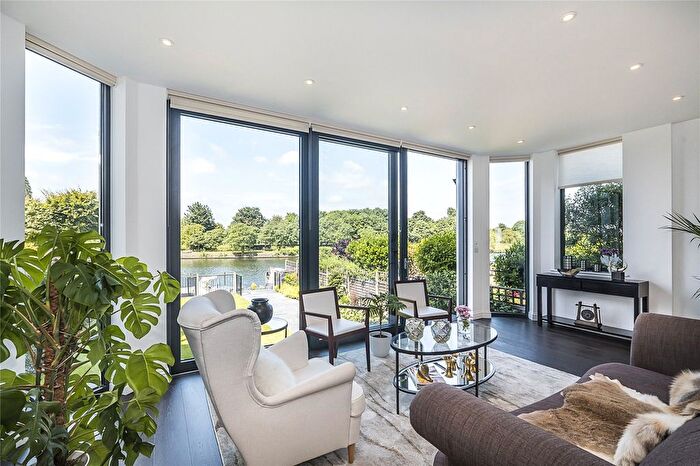 4 Bedroom Detached House To Rent In Queens Drive, Thames Ditton, Surrey, KT7