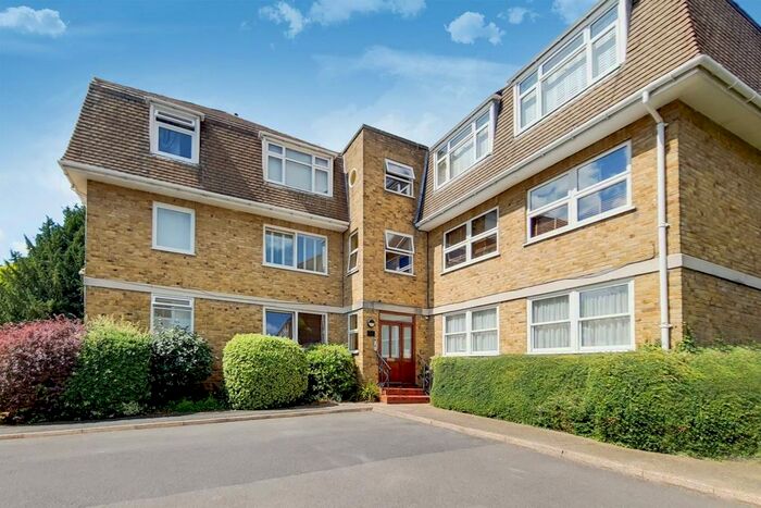 2 Bedroom Flat To Rent In Lake Road, Wimbledon, London, SW19