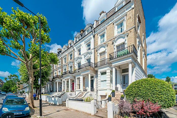 3 Bedroom Flat To Rent In Second Floor Flat, Sutherland Avenue, Maida Vale, W9