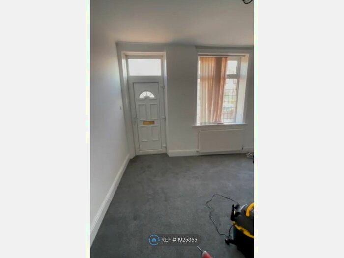 2 Bedroom End Of Terrace House To Rent In Grisedale Avenue, Huddersfield, HD2