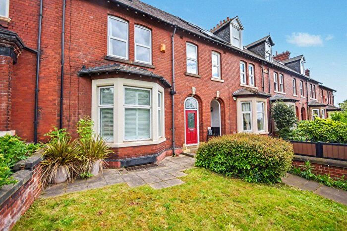 5 Bedroom Terraced House For Sale In Stanley Road, Wakefield, West Yorkshire, WF1