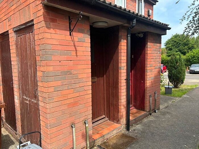 1 Bedroom Maisonette To Rent In Rodgers Close, Elstree, WD6