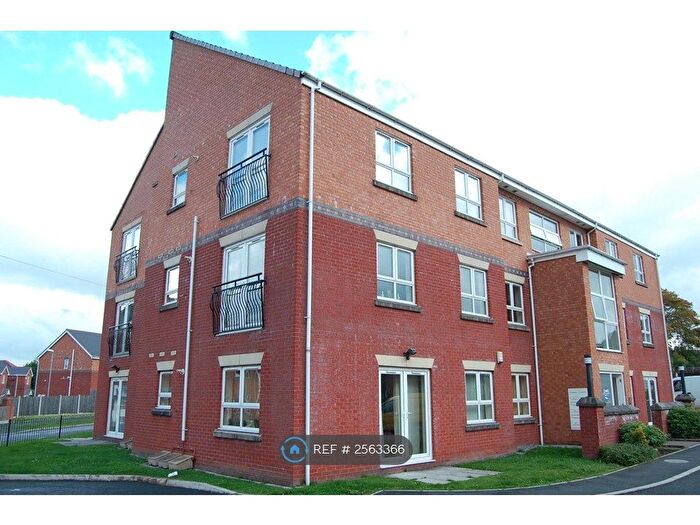 2 Bedroom Flat To Rent In Skiddaw Close, Middleton, Manchester, M24