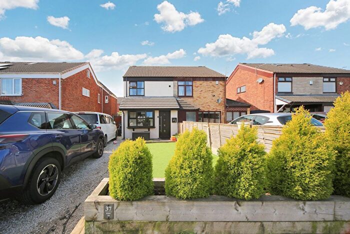 3 Bedroom Semi-Detached House For Sale In Kinlet Road, Wigan, WN3