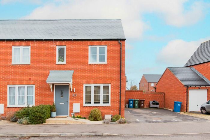 2 Bedroom End Of Terrace House For Sale In Swift Drive, Bodicote, OX15