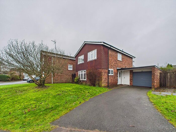 4 Bedroom Detached House For Sale In Lowfield Way, Hazlemere, High Wycombe, HP15