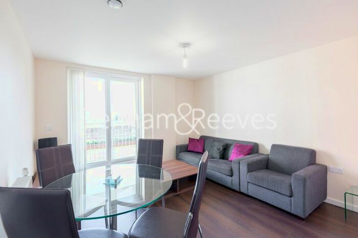 1 Bedroom Flat To Rent In Lankaster Gardens, Highgate, N2