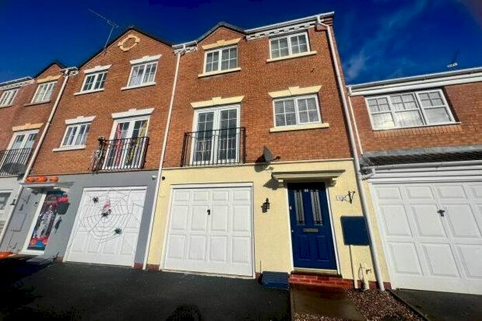 3 Bedroom Property To Rent In Gibson Close, Stafford, ST16
