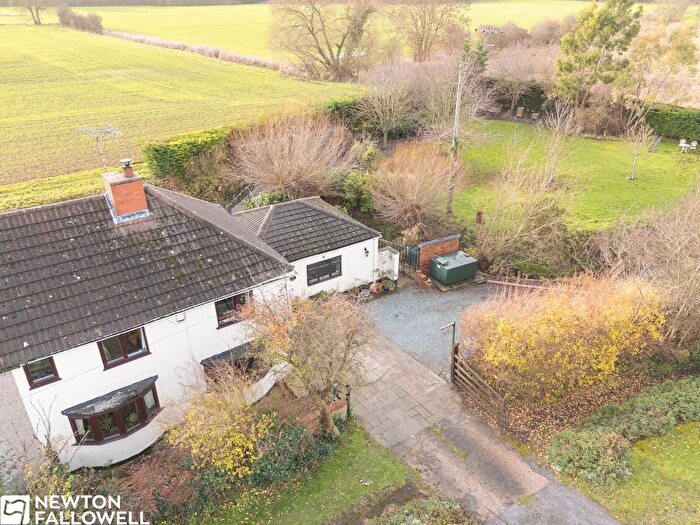 3 Bedroom Cottage For Sale In Great North Road, Tuxford, NG22