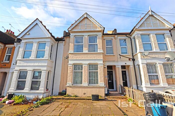 2 Bedroom Flat To Rent In Cheltenham Road, Southend-On-Sea, SS1