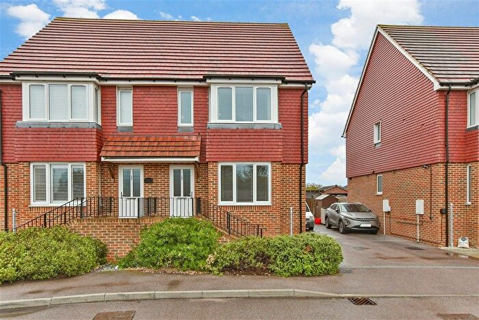 3 Bedroom Semi-Detached House For Sale In Lucas Close, Queenborough, Sheerness, Kent, ME11