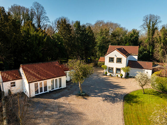 4 Bedroom Detached House For Sale In Woodlands Cottage, Burton Salmon, LS25