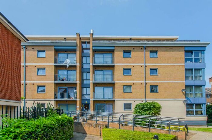 1 Bedroom Flat To Rent In Sherwood Gardens, Isle Of Dogs, London, E14