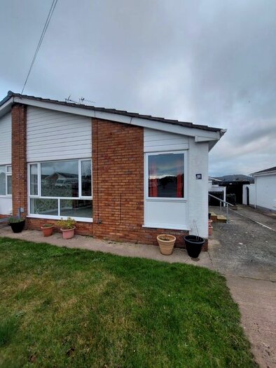 2 Bedroom Semi-Detached Bungalow To Rent In Bryn Cwnin Road, Rhyl, LL18