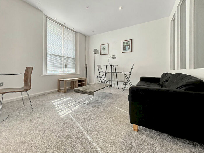 1 Bedroom Apartment To Rent In The Headrow, Leeds, LS1