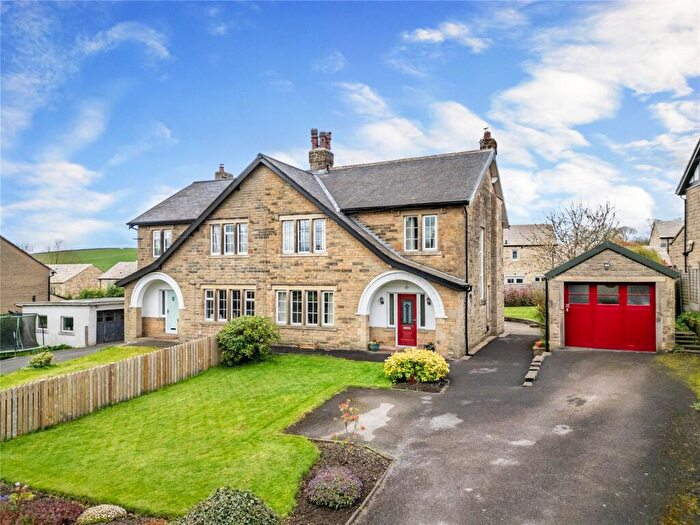 3 Bedroom Semi Detached House For Sale In Skipton Road, Barnoldswick, Lancashire, BB18