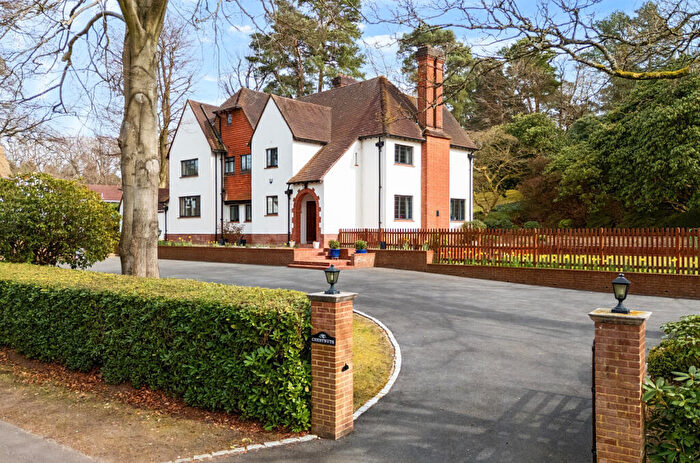 5 Bedroom Detached House For Sale In Middleton Road, Camberley, Surrey, GU15