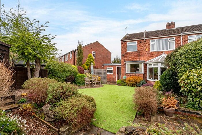 3 Bedroom Semi-Detached House For Sale In Lynden Way, York, YO24