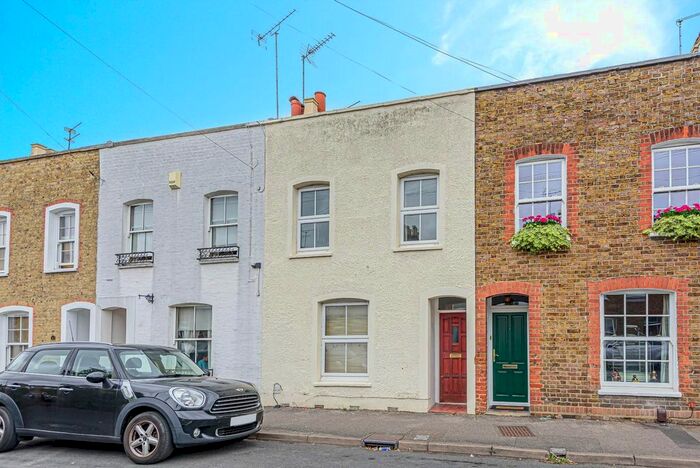 2 Bedroom Terraced House To Rent In Albert Street, Windsor, SL4