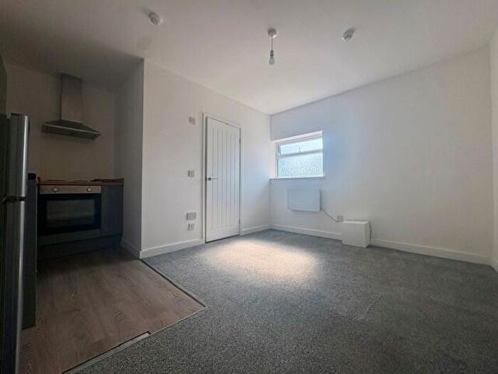 1 Bedroom Apartment To Rent In Cricklade Road, SN2