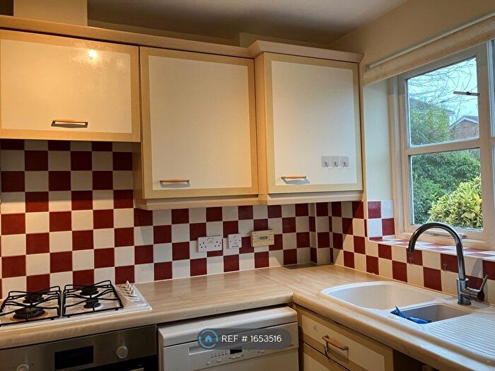 2 Bedroom Semi-Detached House To Rent In Duchess Close, Sutton, SM1