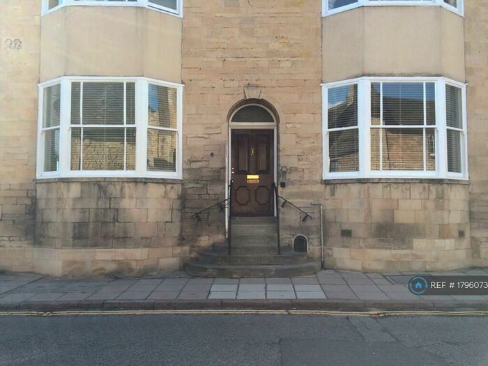 2 Bedroom Flat To Rent In St Peters Street, Stamford, PE9