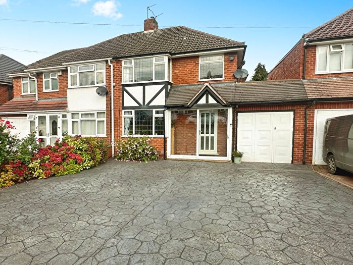 3 Bedroom Semi Detached House For Sale In Thirlmere Road, Wolverhampton, WV6