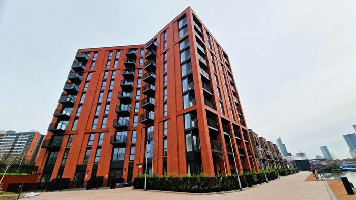 2 Bedroom Apartment To Rent In Railings, Middlewood Locks, M5