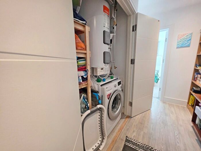 1 Bedroom Apartment For Sale In Hawthorne Court, West Cliff Road, Bournemouth, BH2