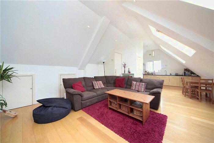 3 Bedroom Flat To Rent In Gauden Road, Clapham, London SW4