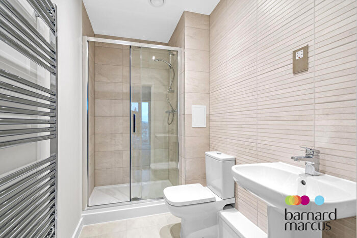 2 Bedroom Apartment To Rent In Victoria Road, Barnet, EN4