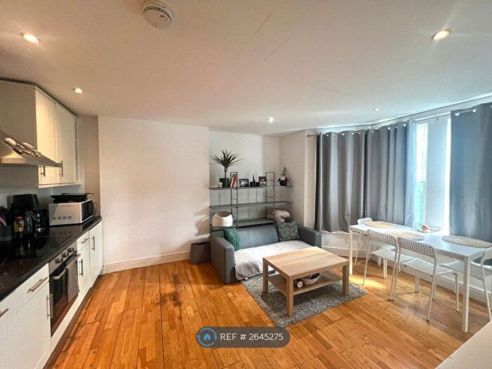 1 Bedroom Flat To Rent In Wavertree Road, London, SW2