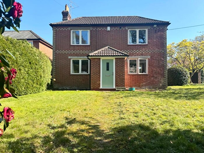 4 Bedroom Detached House For Sale In Beaulieu Road, Dibden Purlieu, Southampton, Hampshire, SO45