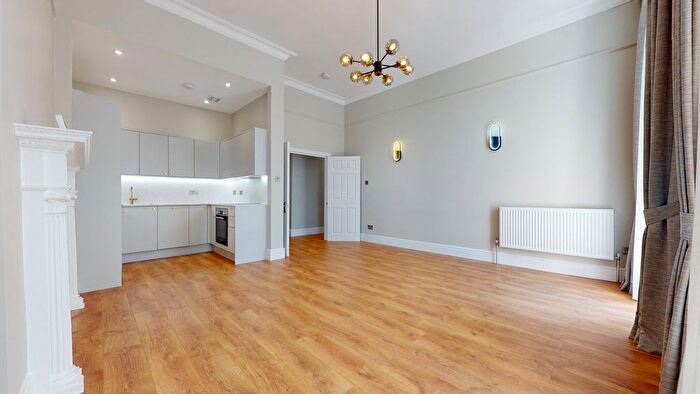 2 Bedroom Flat To Rent In Gloucester Place, Marylebone, London, W1U