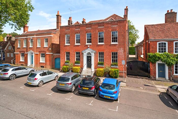 6 Bedroom Semi-Detached House To Rent In Castle Street Farnham, GU9